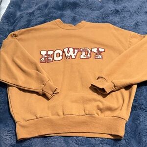 Men's Tan Crewneck Sweater with 'Howdy' Design